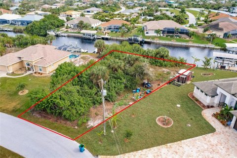 Terreno en venta en Port Charlotte, Florida № 966287 - foto 4