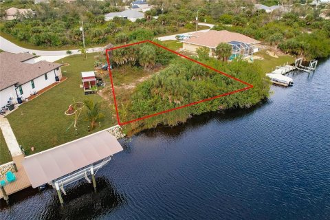 Terreno en venta en Port Charlotte, Florida № 966287 - foto 3