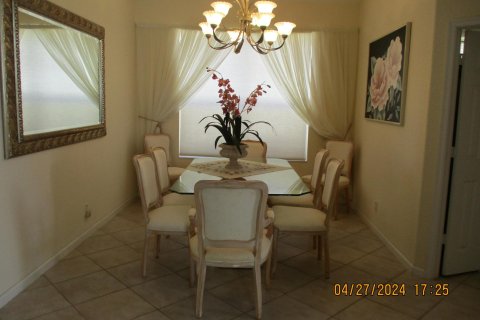 House in Delray Beach, Florida 2 bedrooms, 164.07 sq.m. № 1151998 - photo 12