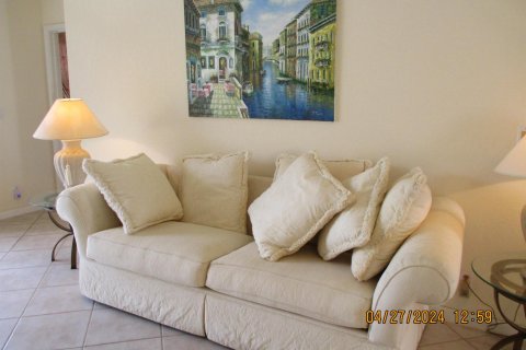 House in Delray Beach, Florida 2 bedrooms, 164.07 sq.m. № 1151998 - photo 14