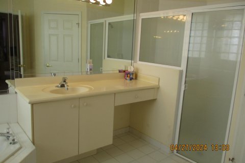 House in Delray Beach, Florida 2 bedrooms, 164.07 sq.m. № 1151998 - photo 4