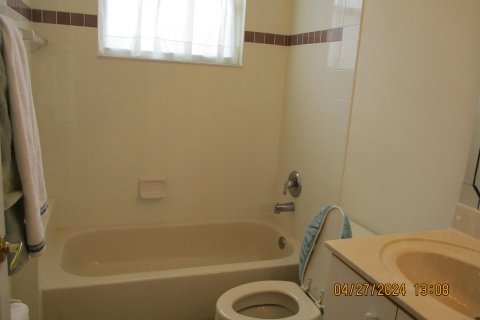 House in Delray Beach, Florida 2 bedrooms, 164.07 sq.m. № 1151998 - photo 28