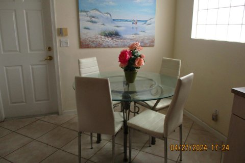 House in Delray Beach, Florida 2 bedrooms, 164.07 sq.m. № 1151998 - photo 24