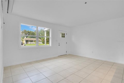 House in Orlando, Florida 3 bedrooms, 82.5 sq.m. № 1399229 - photo 5