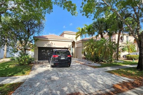 House in Miramar, Florida 4 bedrooms, 202.53 sq.m. № 1140529 - photo 1