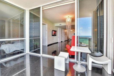 Copropriété à vendre à Sunny Isles Beach, Floride: 2 chambres, 129.04 m2 № 1007081 - photo 20