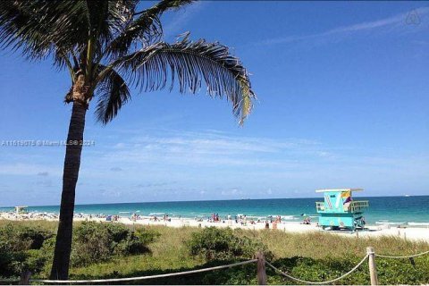 Condominio en venta en Miami Beach, Florida, 1 dormitorio № 1240245 - foto 2