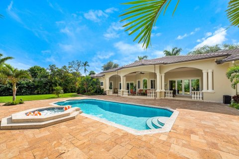 Villa ou maison à vendre à Pinecrest, Floride: 5 chambres, 449.46 m2 № 1097269 - photo 3