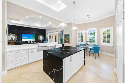 Villa ou maison à vendre à Pinecrest, Floride: 5 chambres, 449.46 m2 № 1097269 - photo 21
