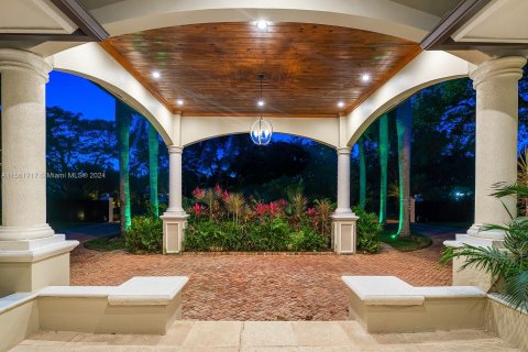 Villa ou maison à vendre à Pinecrest, Floride: 5 chambres, 449.46 m2 № 1097269 - photo 10