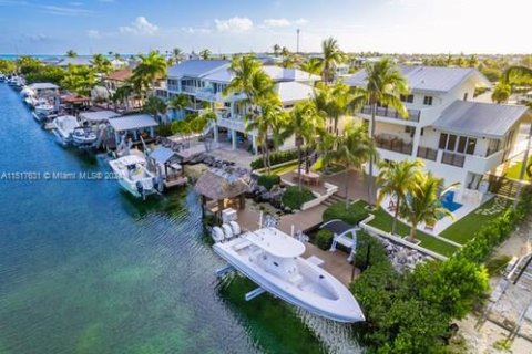 Casa en venta en Islamorada, Village of Islands, Florida, 3 dormitorios, 261.61 m2 № 981020 - foto 7