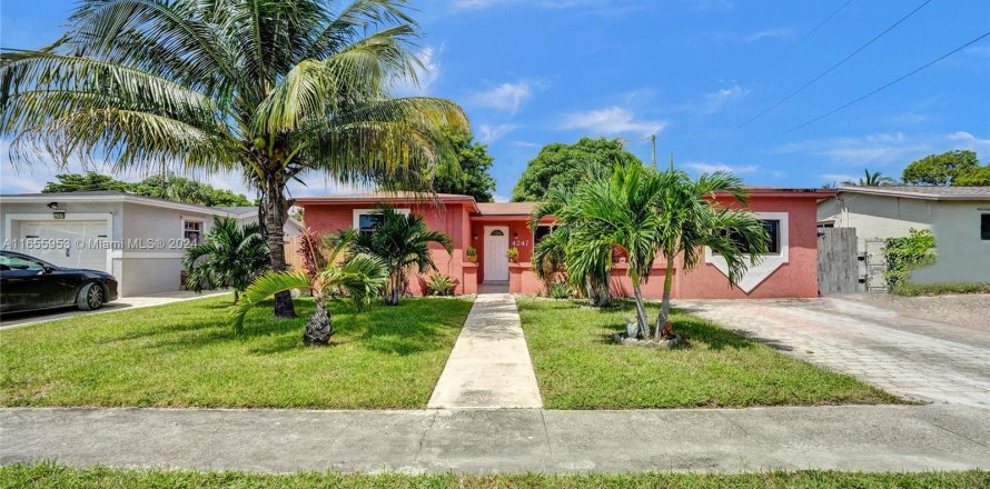 House in Lauderdale Lakes, Florida 3 bedrooms, 163.32 sq.m. № 1372410