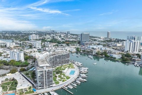 Condominio en venta en Miami Beach, Florida, 1 dormitorio, 98.94 m2 № 1330887 - foto 1