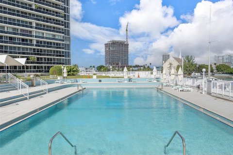 Condominio en venta en Miami Beach, Florida, 1 dormitorio, 98.94 m2 № 1330887 - foto 19