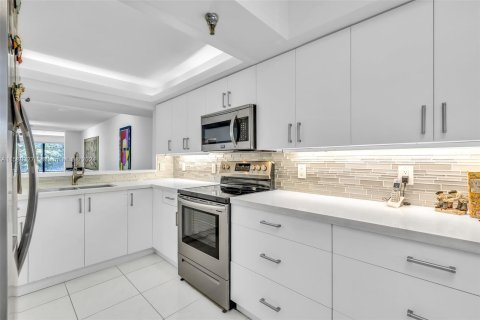 Copropriété à vendre à Boca Raton, Floride: 2 chambres, 112.13 m2 № 1161050 - photo 16