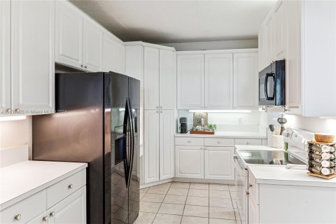 Condominio en venta en Doral, Florida, 3 dormitorios, 158.86 m2 № 1009058 - foto 12