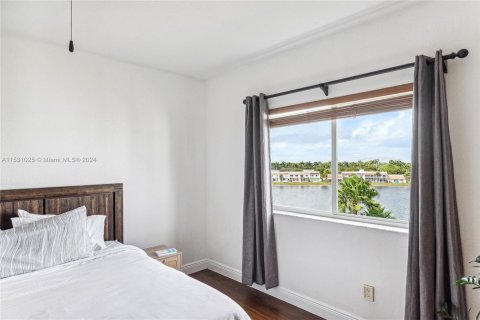Condominio en venta en Doral, Florida, 3 dormitorios, 158.86 m2 № 1009058 - foto 14