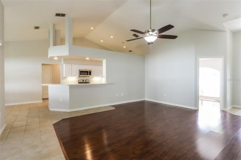 Casa en venta en Lakeland, Florida, 4 dormitorios, 159.23 m2 № 1349781 - foto 5