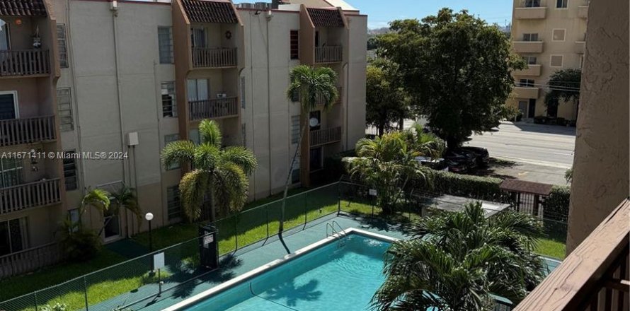 Condo in Miami, Florida, 2 bedrooms  № 1391846