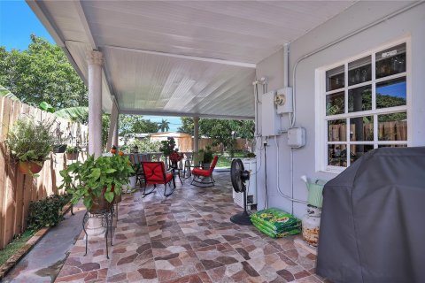 Villa ou maison à vendre à Hialeah, Floride: 2 chambres, 89.37 m2 № 1391847 - photo 14