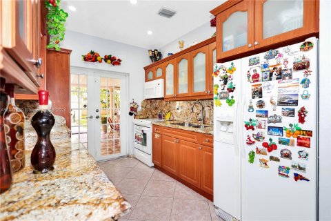 Casa en venta en Hialeah, Florida, 2 dormitorios, 89.37 m2 № 1391847 - foto 7