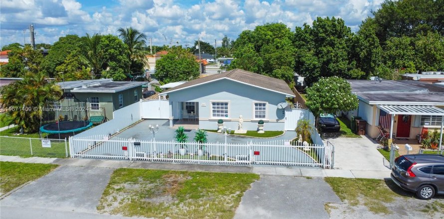 Villa ou maison à Hialeah, Floride 2 chambres, 89.37 m2 № 1391847