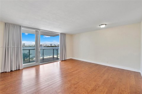 Copropriété à vendre à Miami Beach, Floride: 50.45 m2 № 1291300 - photo 13