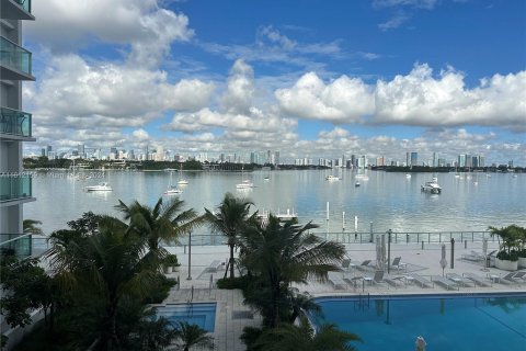 Copropriété à vendre à Miami Beach, Floride: 50.45 m2 № 1291300 - photo 1