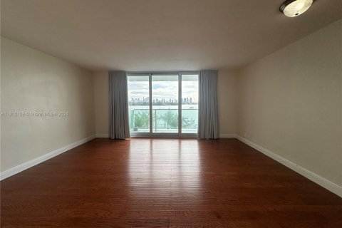 Copropriété à vendre à Miami Beach, Floride: 50.45 m2 № 1291300 - photo 2