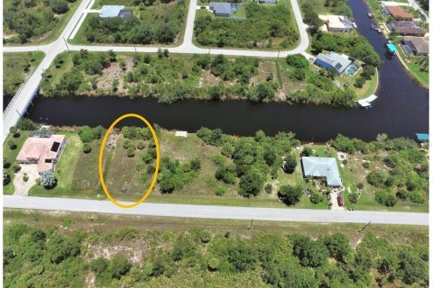 Terreno en venta en Port Charlotte, Florida № 947009 - foto 7