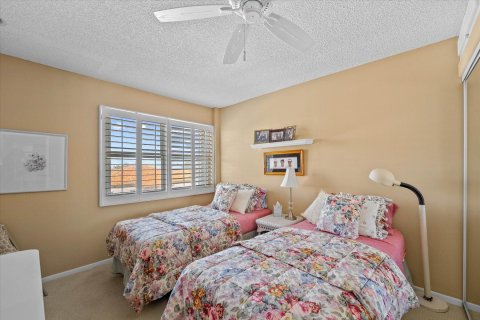 Condo in South Palm Beach, Florida, 2 bedrooms  № 929955 - photo 22