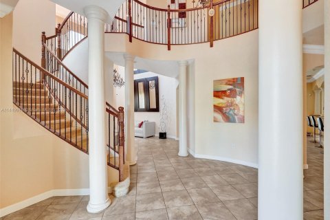 Casa en venta en Cutler Bay, Florida, 5 dormitorios, 438.22 m2 № 724359 - foto 11