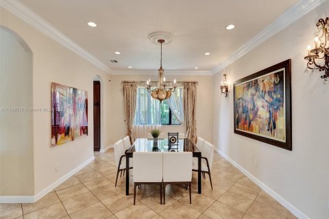 Casa en venta en Cutler Bay, Florida, 5 dormitorios, 438.22 m2 № 724359 - foto 16