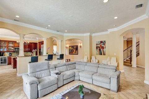 Casa en venta en Cutler Bay, Florida, 5 dormitorios, 438.22 m2 № 724359 - foto 17