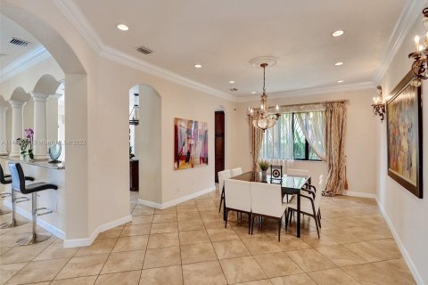 Villa ou maison à vendre à Cutler Bay, Floride: 5 chambres, 438.22 m2 № 724359 - photo 15