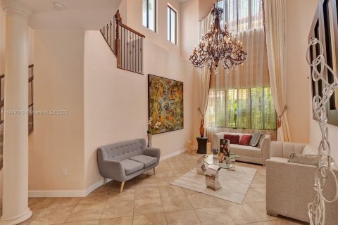 Villa ou maison à vendre à Cutler Bay, Floride: 5 chambres, 438.22 m2 № 724359 - photo 7