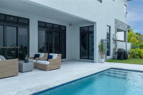 Villa ou maison à vendre à Doral, Floride: 4 chambres, 342.25 m2 № 1145758 - photo 2