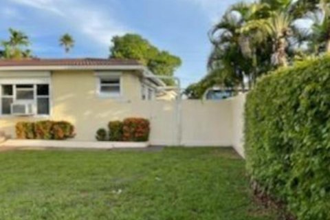 House in Hollywood, Florida 4 bedrooms, 194.91 sq.m. № 1145802 - photo 28
