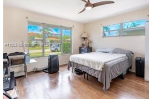 Casa en venta en Hollywood, Florida, 4 dormitorios, 194.91 m2 № 1145802 - foto 19