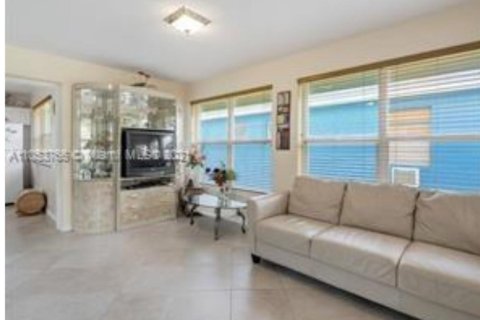 Villa ou maison à vendre à Hollywood, Floride: 4 chambres, 194.91 m2 № 1145802 - photo 21