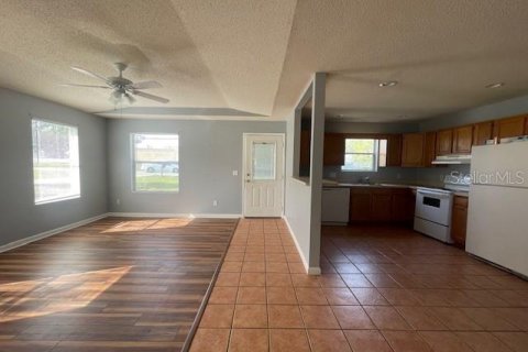 Casa en alquiler en Winter Haven, Florida, 3 dormitorios, 111.11 m2 № 1339151 - foto 2