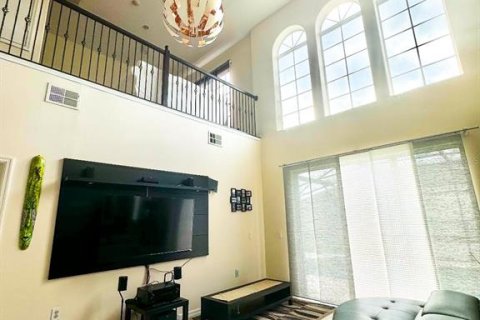 Casa en alquiler en Orlando, Florida, 1 dormitorio, 259.48 m2 № 1339148 - foto 7