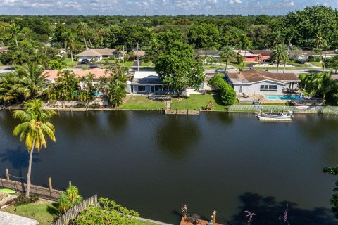 Casa en venta en Plantation, Florida, 3 dormitorios, 180.79 m2 № 878521 - foto 4