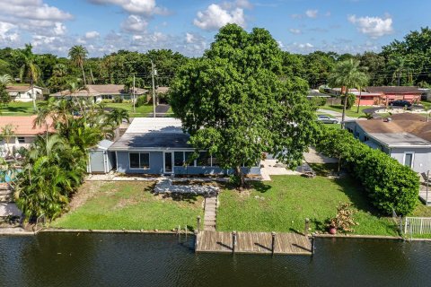 Casa en venta en Plantation, Florida, 3 dormitorios, 180.79 m2 № 878521 - foto 7