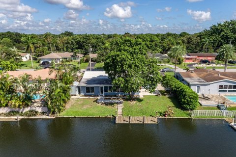 Casa en venta en Plantation, Florida, 3 dormitorios, 180.79 m2 № 878521 - foto 8