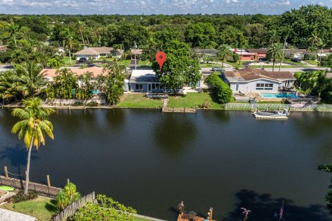 Casa en venta en Plantation, Florida, 3 dormitorios, 180.79 m2 № 878521 - foto 3