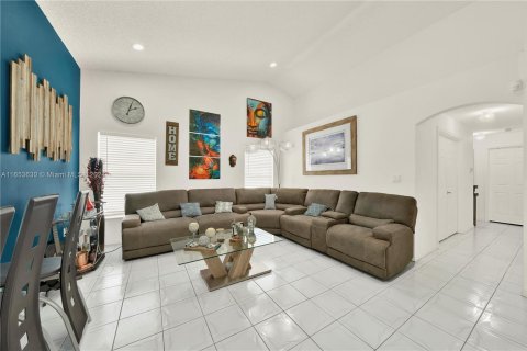 Casa en venta en Miramar, Florida, 4 dormitorios, 205.04 m2 № 1348033 - foto 19