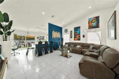 Casa en venta en Miramar, Florida, 4 dormitorios, 205.04 m2 № 1348033 - foto 21