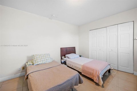 Condominio en venta en Hallandale Beach, Florida, 1 dormitorio, 53.33 m2 № 1189168 - foto 6