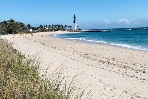 Land in Pompano Beach, Florida № 1005180 - photo 6